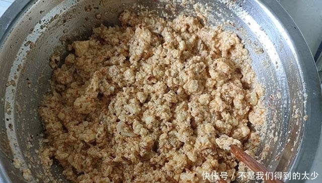 植物蛋白|最近大爱用它蒸包子，1元买2块，捏碎调成馅，嫩乎乎的真好吃