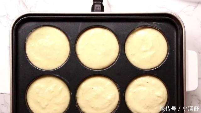 极简版土豆饼做法,面粉土豆加个蛋,煎一煎就出锅