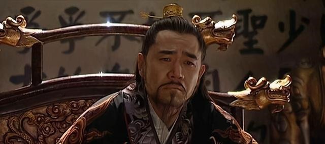 明朝|明末，此大臣拼命阻止崇祯南迁，崇祯感动落泪；明朝亡，他却升官