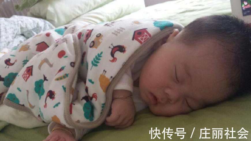 睡眠质量|三类错误睡姿影响宝宝生长发育,重则脊柱受损害,越早调整越好