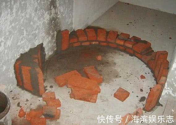 淋浴房|老爸为了省钱自己砖砌淋浴房,原以为寒酸,没想到成了小区红人!