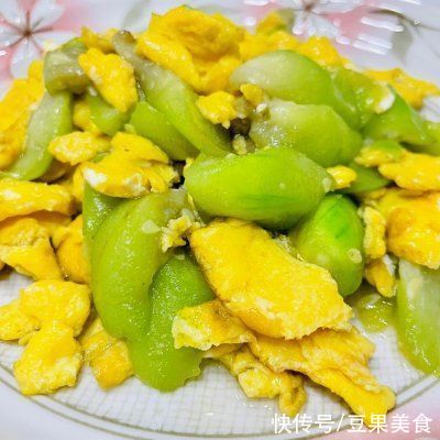 丝瓜炒蛋|#巨下饭的家常菜#丝瓜炒蛋