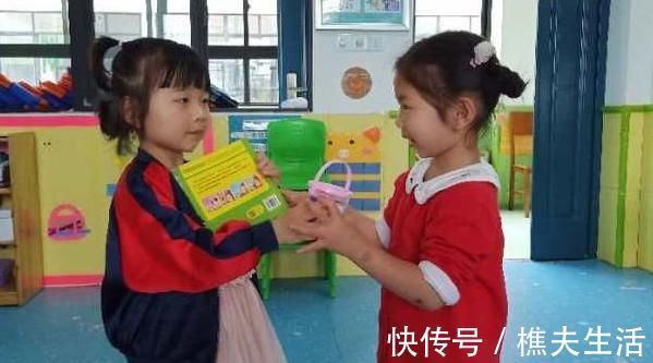 圣诞|幼儿园圣诞互换礼物，儿子用千元文具换回廉价纸人，宝妈：亏死