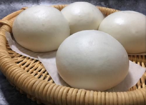  发面时，直接加酵母是大忌！学会这么做，半小时发满盆，暄软蓬松