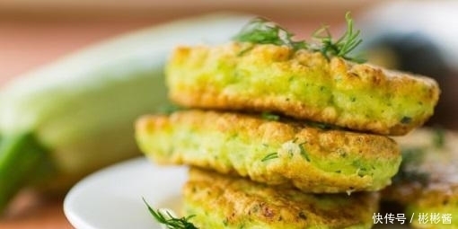 拿来|西葫芦,可别拿来炒啦,试试这做法,焦香松脆,清甜开胃做法简单