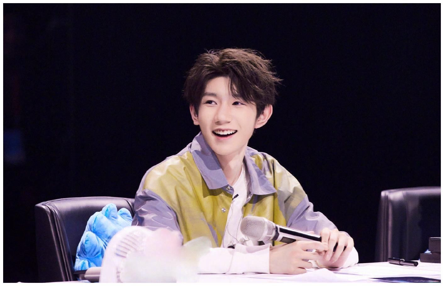 王源喜获新外号,对新名字起先不愿意,听罢解释放言“立刻改名”