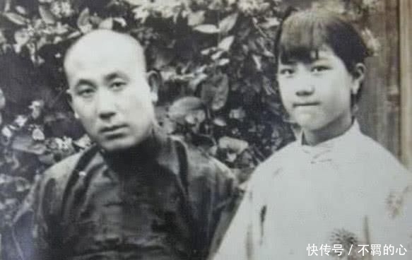 女子|清末罕见的老照片穷家的女子衣不蔽体,“富二代”的少爷刚过门的幼妾