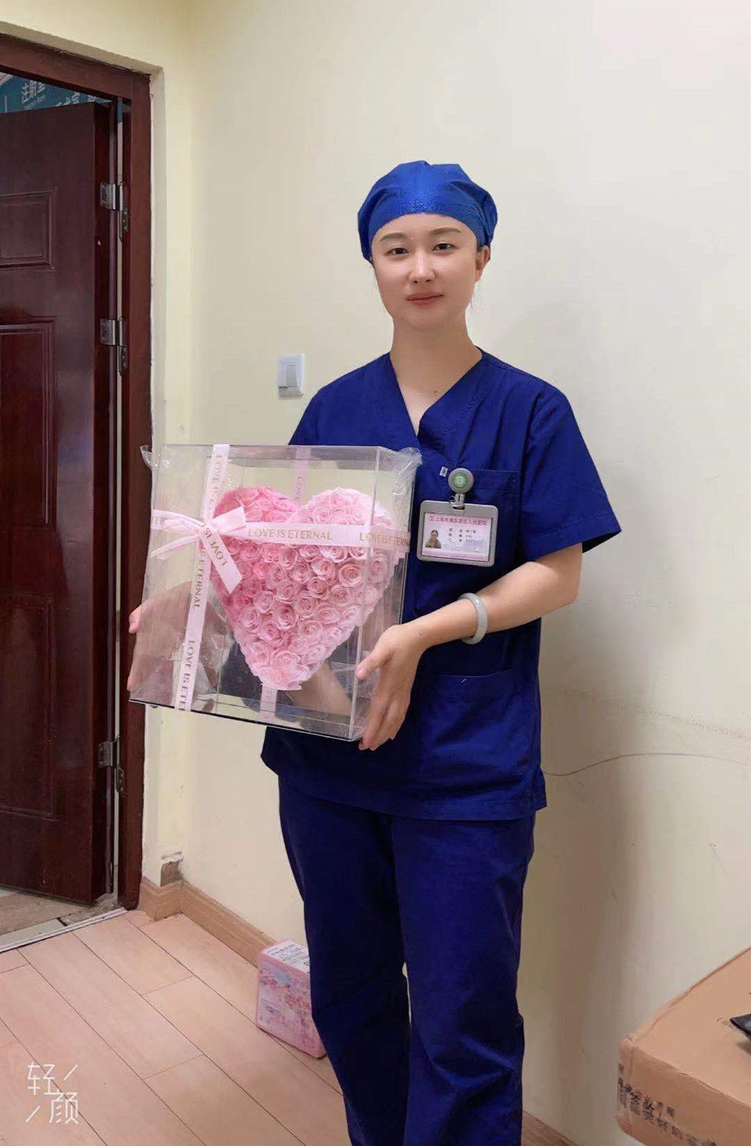 急诊科|紧急救援！万米高空乘客突发疾病，上海护士挺身而出，一周后她收到这份礼物