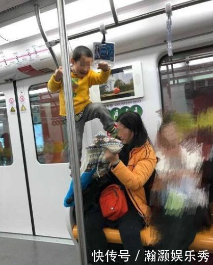 仓鼠|公交车上，5岁女孩的“恶心”行为令乘客反感，网友：让妈教坏了