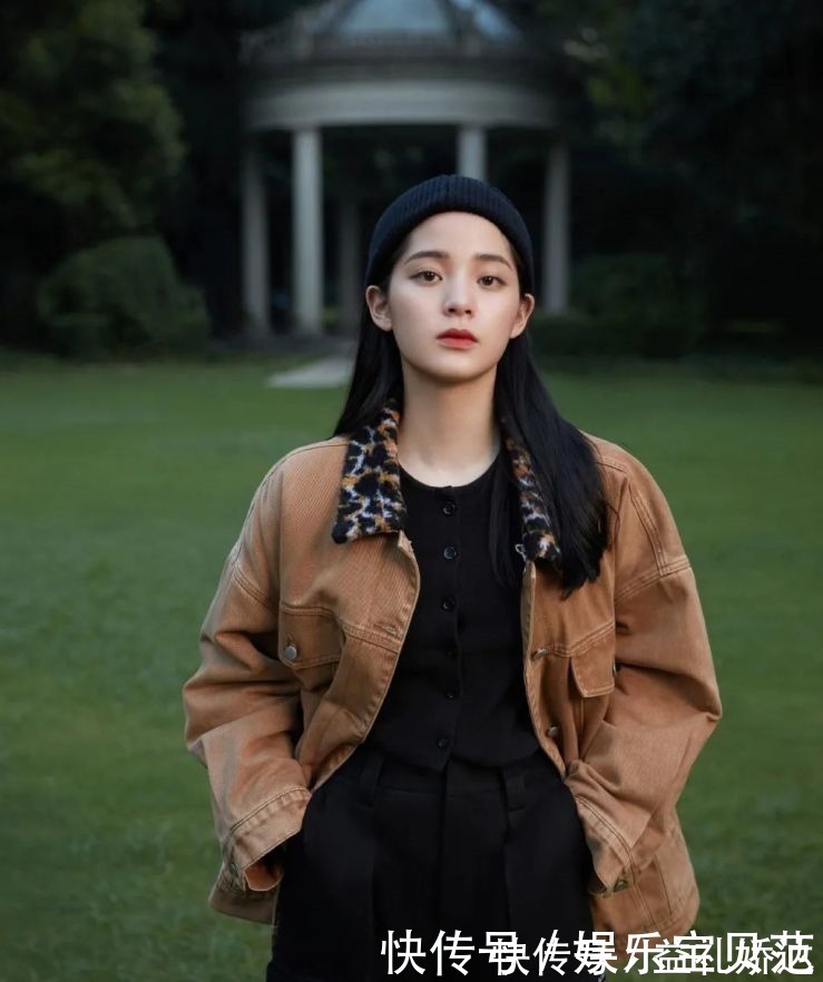 淡颜系|双眼皮、一字眉已经过时了,现在的美女标准是这样……