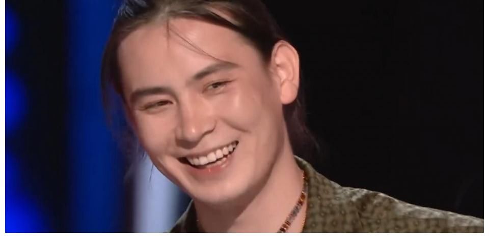 导师|依加获得8转被好声音导师疯抢，小伙子帅气有才华，女友也漂亮？