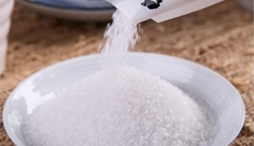 食盐可以去黑头吗？当然是可以的，但是需要有正确的方法