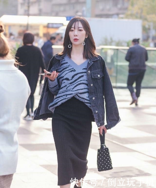 小姐姐|街拍:可爱型的小姐姐充满仙气,活泼可爱