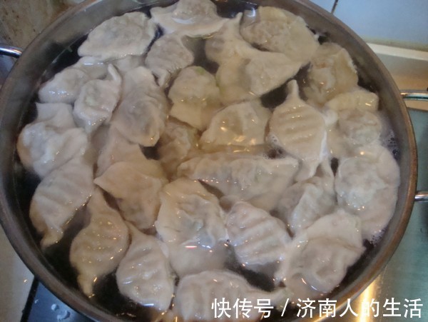 试试此种馅的饺子，保证你吃过一次后，不再只喜欢吃肉馅的！