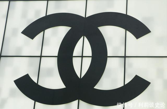 迪奥|她是时尚界大V,交往过7个男人却终身未嫁,女人梦想拥有她的包包