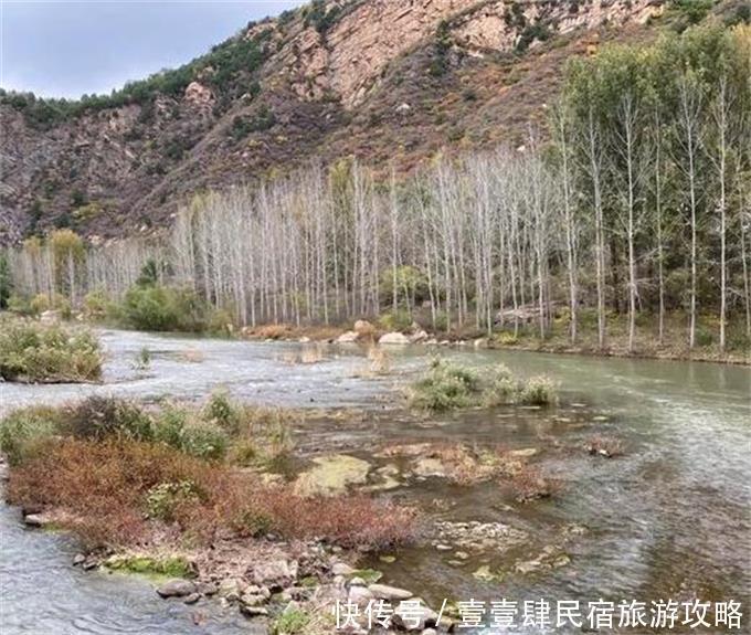 北京密云捧河湾会友农家院，门前潺潺河水流过，抓鱼摸虾的回忆！