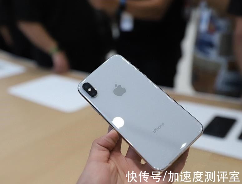 过时|从8300元降至1649元，这款老iPhone机型2折出售，真白菜价