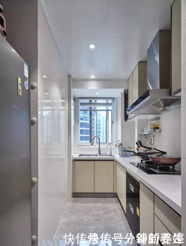 背景墙|新房终于完工，一进门就被电视墙迷住，飘窗不是一般的漂亮！晒晒！