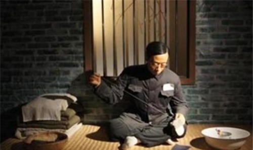 拿到|溥仪第一次拿到60块钱工资,买了什么?网友:果然是当过皇帝的人