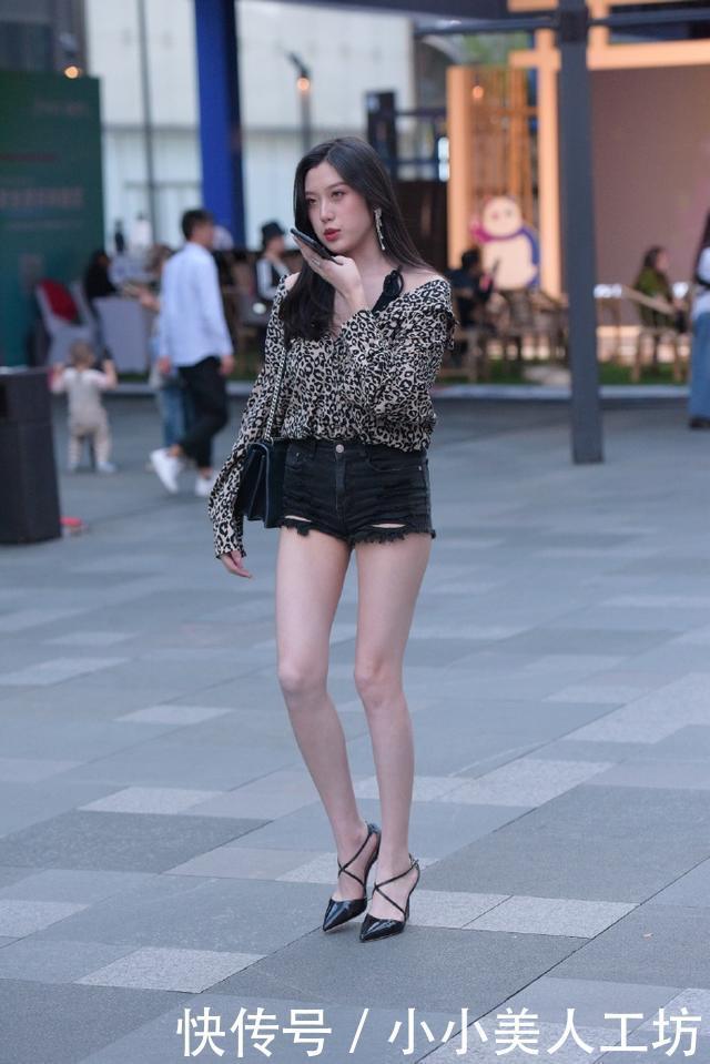 时髦“豹纹”的魅力，气质女生都喜欢，简单打扮就透着高级感！