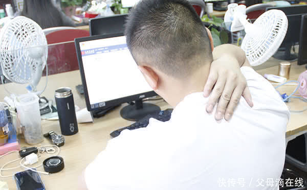 声音|转动脖子时，为何会发出“咔咔”的声音？是颈椎病吗？