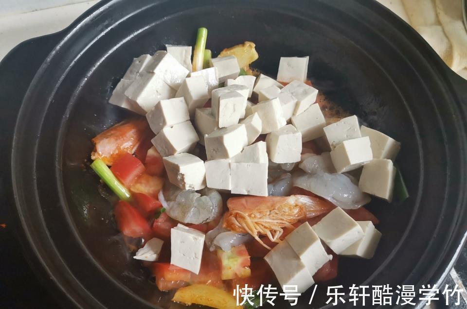 砂锅|它是“天然镇静剂”,镇静安神睡眠好,这样简单炖一锅太鲜了
