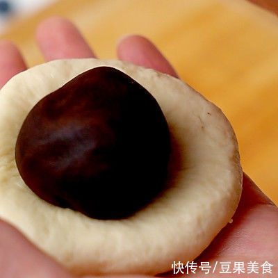 爆浆豆沙饼,咬一口软乎乎的豆沙饼,后悔没有早点制作