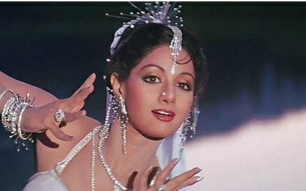 痛惜|痛惜意外溺亡的印度尤物女神拥有无比美丽大眼睛的希里黛玉