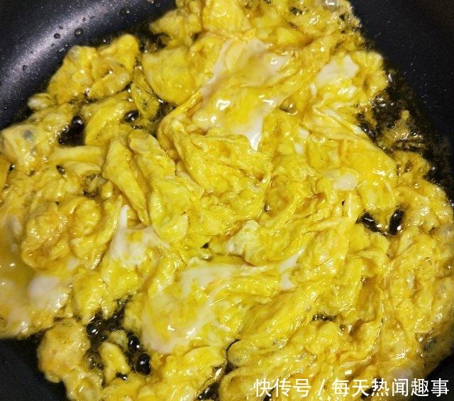 韭菜鸡蛋面条，劲道爽滑，两碗不够吃