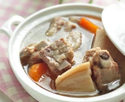 板栗|美食优选：凉拌猪肚，白切鸡，板栗烧山药，排骨藕汤的做法