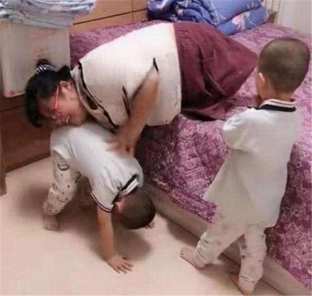 孩子|“无腿妈妈”执意生孩子,试管生下双胞胎,5年后她过得怎么样了