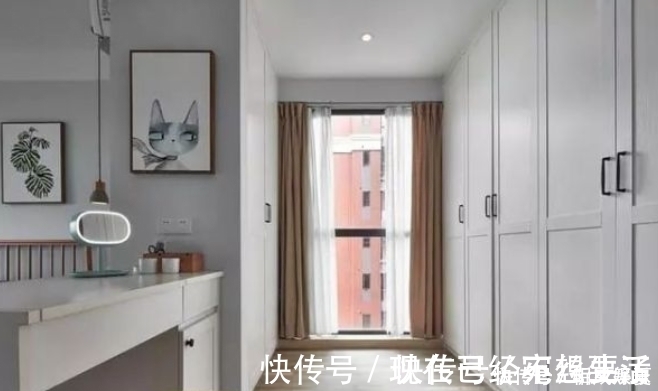 空间|参观闺蜜的98㎡小三居,衣帽间的布置很高级,打开柜门后让我心动
