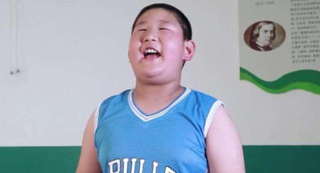 姓氏|老爸姓“关”,给女儿起的名字,老师无奈:每次点名都哄堂大笑