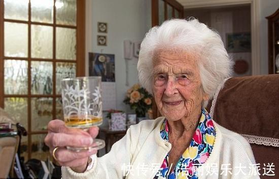 剧烈运动|长寿的人,早上起床爱做3件事,若占一个,恭喜可能长命百岁!