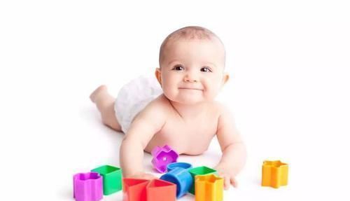 发育|宝宝出生后的“第一年”,有5个发育关键期,宝爸宝妈们别错过了