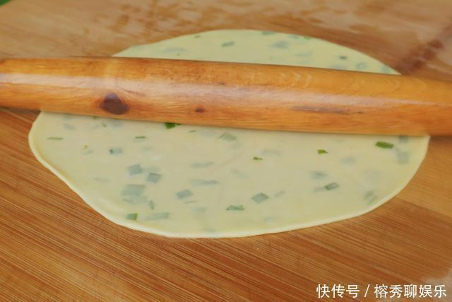 我家面粉从不蒸馒头,教你特色吃法,葱香味十足,家人都夸好吃