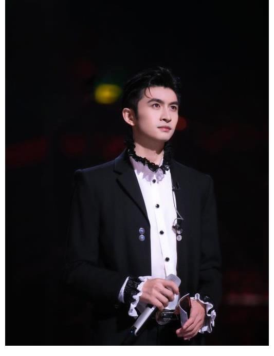 张云龙|《披荆斩棘的哥哥》张云龙担任同盟推荐人，表示今天的活儿比较多