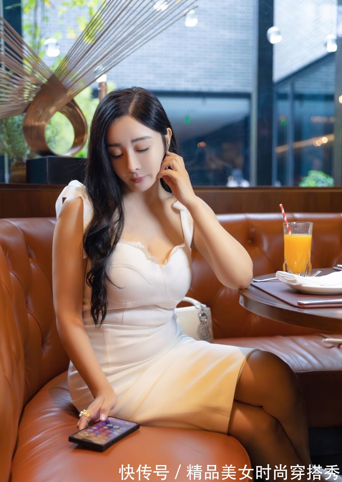 高跟鞋 一袭白色连衣裙或飘逸或精致,总是给人一种纯洁的美