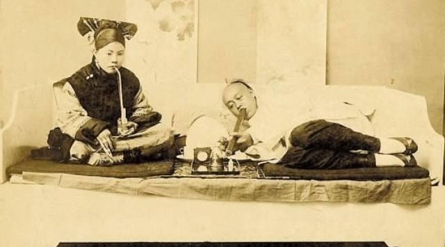 满清|清朝灭亡后,满清贵族的日子过得有多惨?王爷当车夫,公主摆地摊