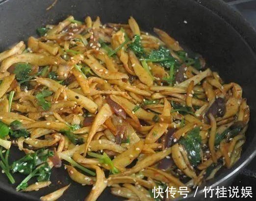 菌柄|很多人不知道,它是天然碱性食物,补血防脱发,人到中年要多吃