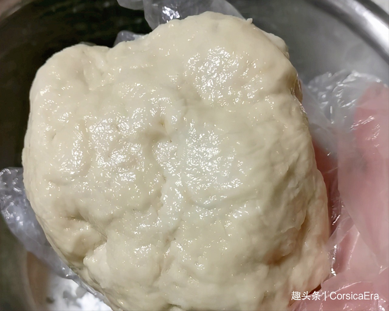 炸油条用放酵母吗教你正确的做法,出锅金黄酥脆,放凉了也不硬