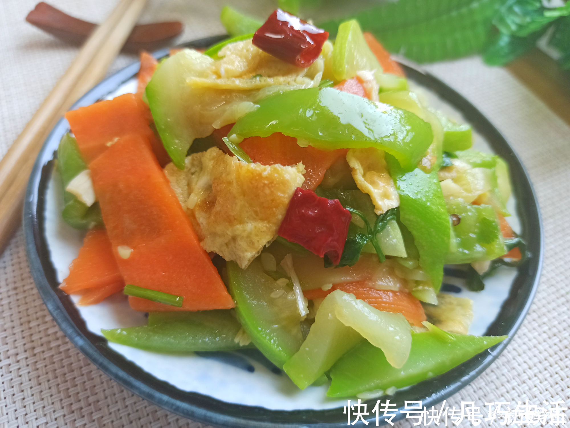 西葫芦|蔬菜中的钙片，用来凉拌最合适，我家一周吃5次，比吃肉都香