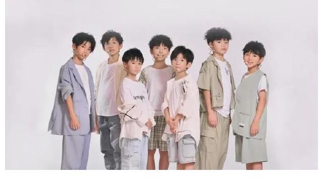 小磊|低龄男团出道四天即解散，“练习生”市场乱象何时止？