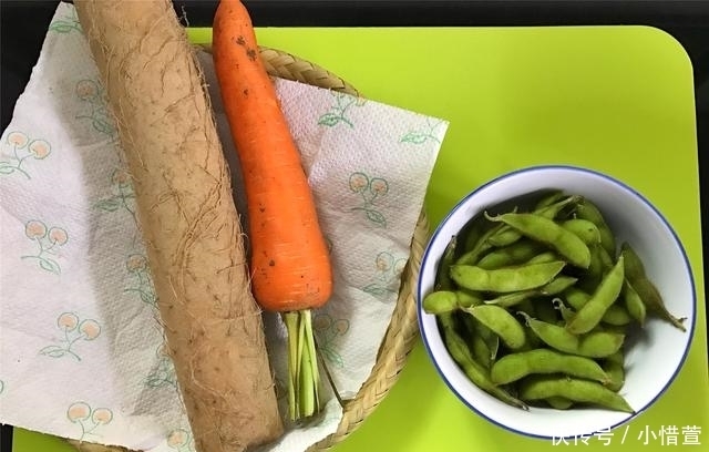 山药去皮后|清炒山药怎样做才清脆不发黑?教你一个小妙招,做出来爽口不变色