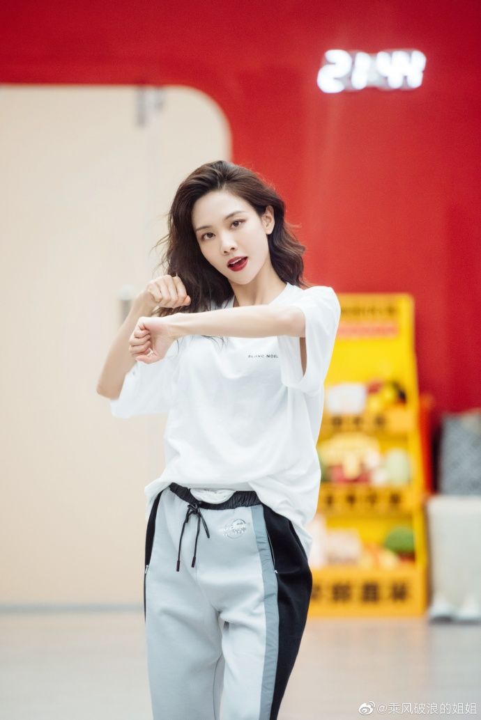 王霏霏回归“特训”张柏芝,“浪姐2”还有红的机会吗?