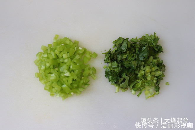 咬一口|教你肉夹馍在家轻松做,外酥里嫩,馍香肉嫩,咬一口满嘴留香