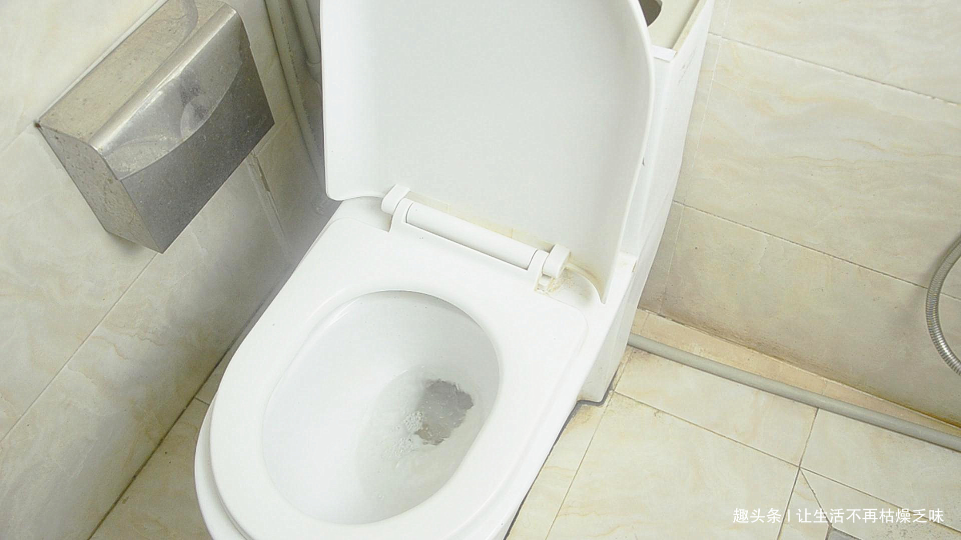 卫生间里放一块肥皂头，真是太厉害了，一年省下好几百，抓紧试试