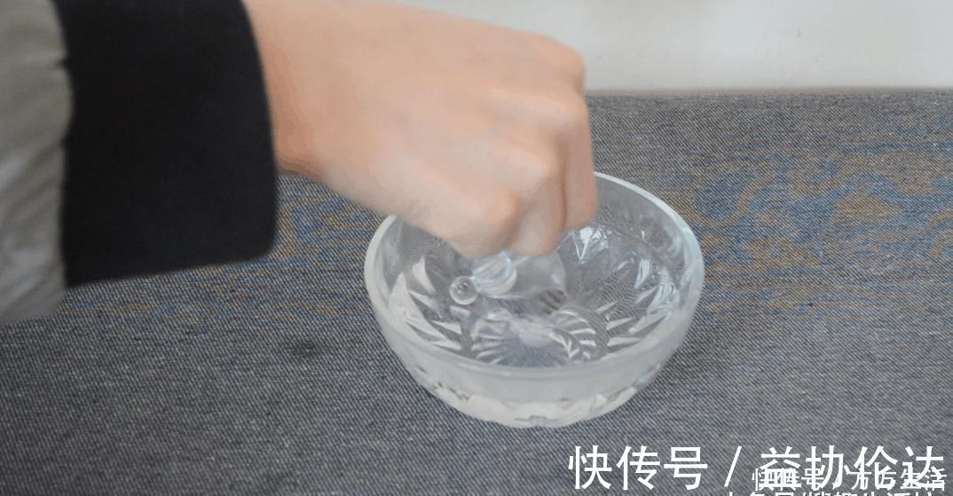 绝招|吸盘挂钩老是掉 教你一个简单绝招, 挂几十斤都很牢固, 太实用了