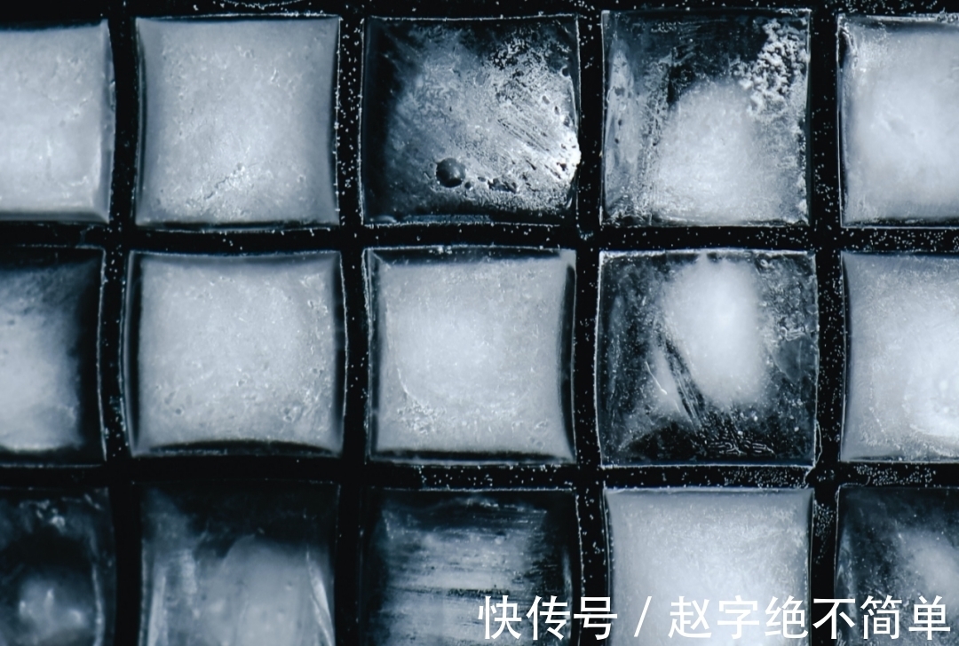 白色|为什么饮品店的冰块是透明的,我冻得却是白色的?
