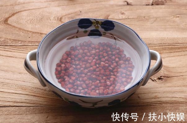 红豆红枣汤|80岁奶奶1个自用方,3味食材,补脾补血,脸色红润不涂胭脂也很美